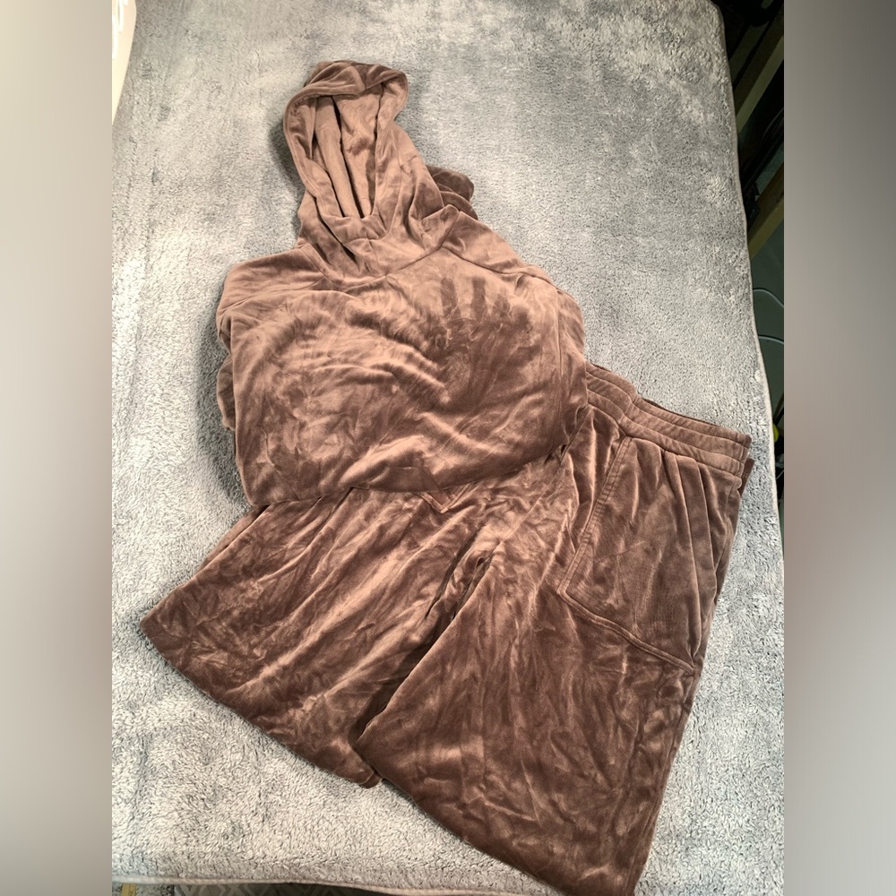 Evereve brown Plush Hoodie sweatpant set